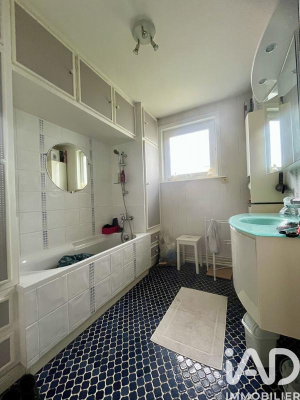 Maison - 181 m² - 8 pièces