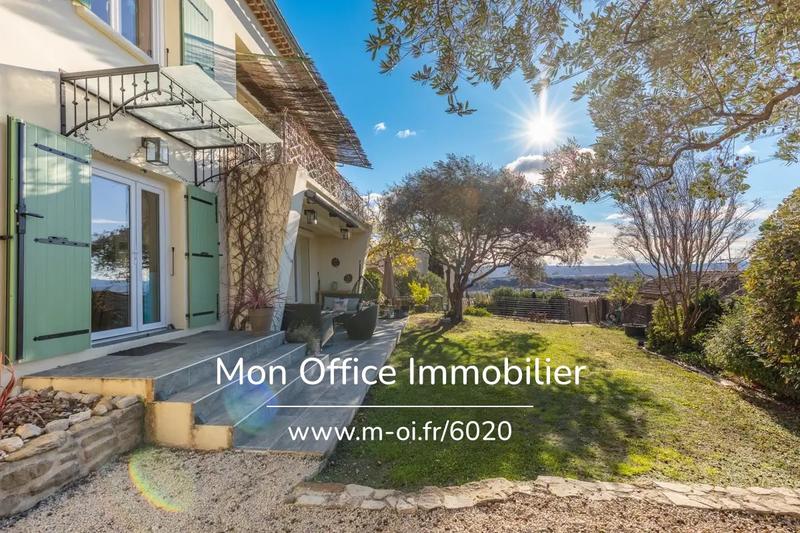 Maison - 180 m² - 7 pièces