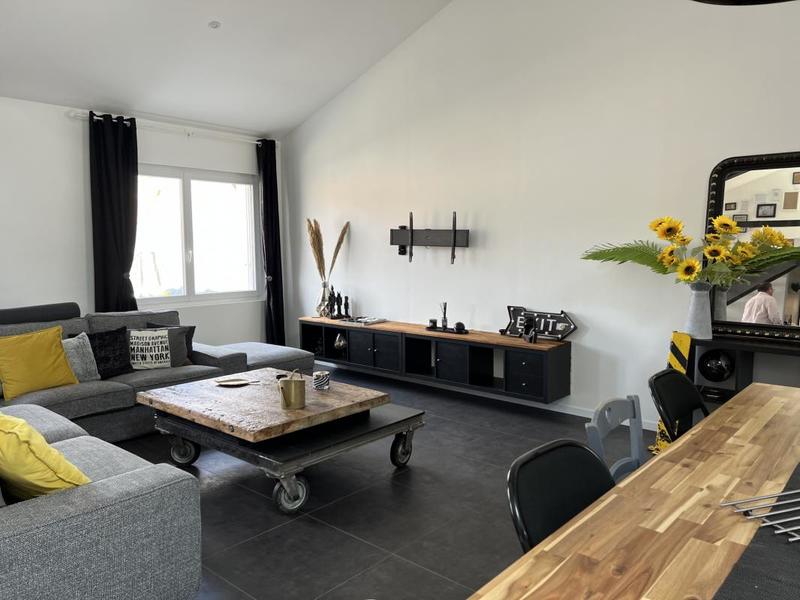 Loft - 156 m² - 7 pièces