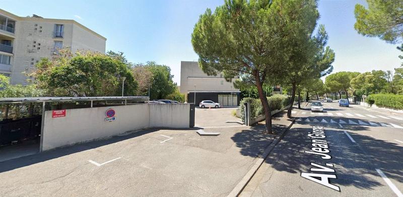 Parking / Garage - 14 m²