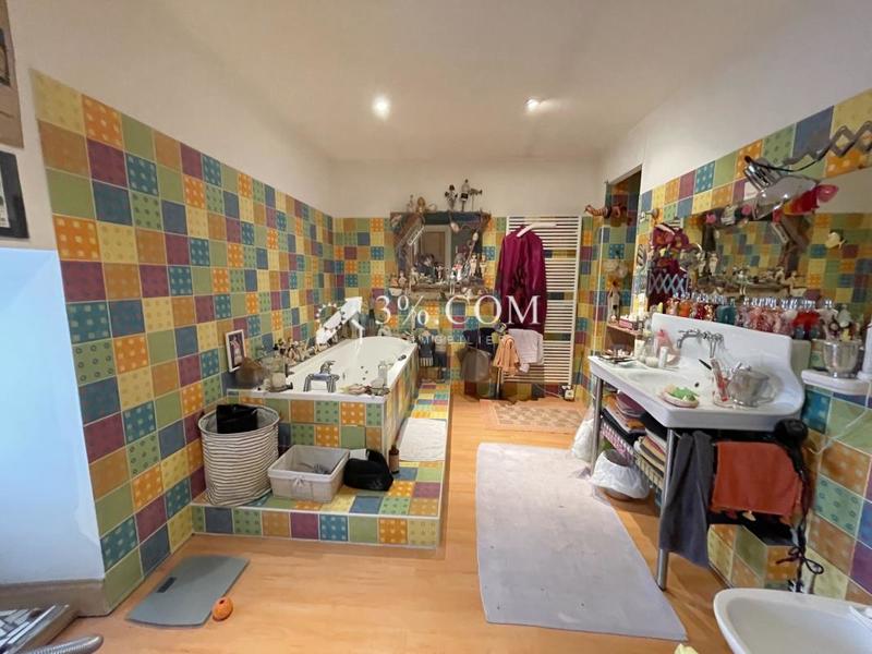 Maison - 235 m² - 6 pièces