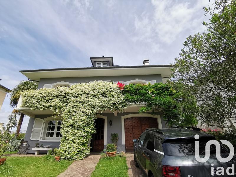 Maison - 221 m² - 7 pièces