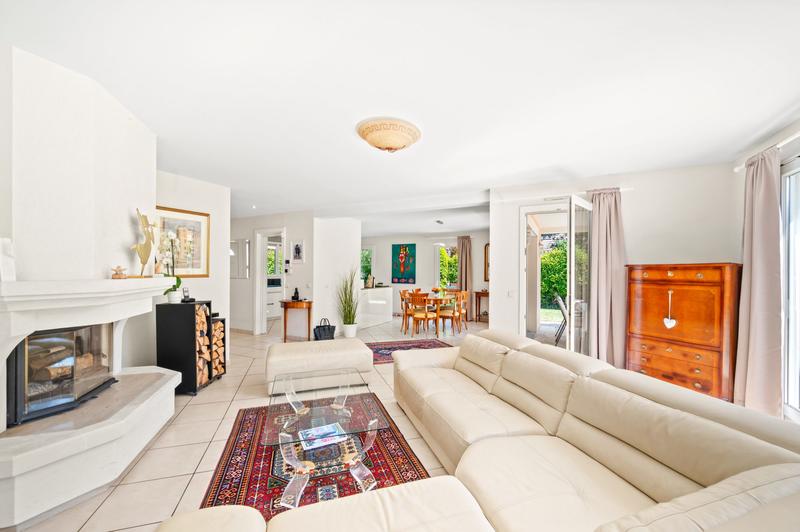 Maison - 220 m² - 7 pièces