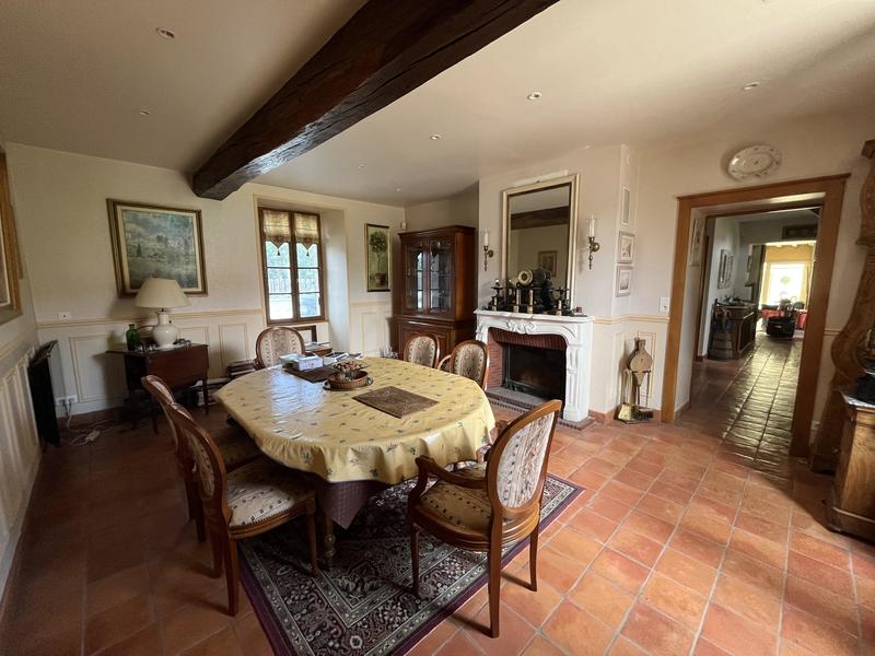 Maison - 255 m² - 9 pièces