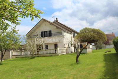 Maison - 238 m² - 13 pièces