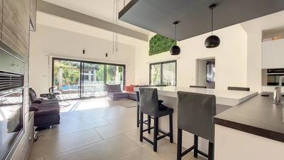 Immeuble - 157 m² - 7 pièces