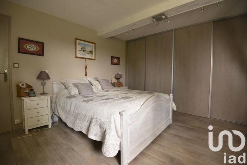 Maison - 235 m² - 7 pièces