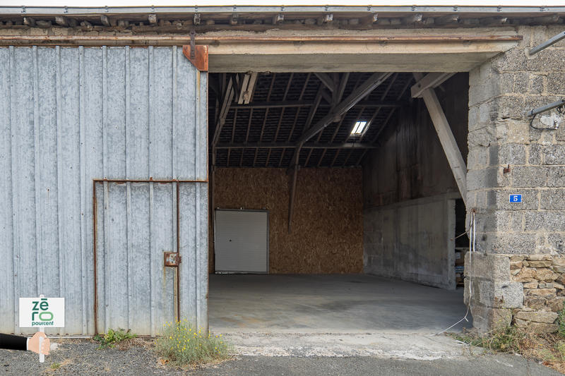 Local commercial - 147 m² - 1 pièce