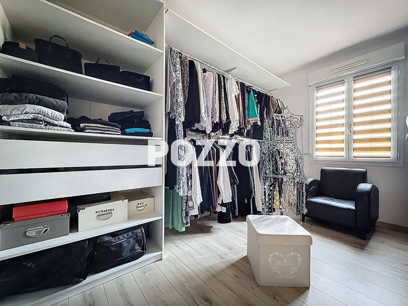 Maison - 230 m² - 7 pièces