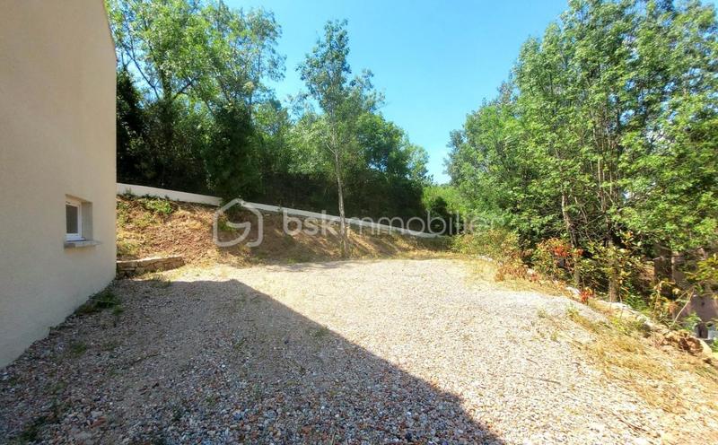 Villa - 100 m² - 5 pièces