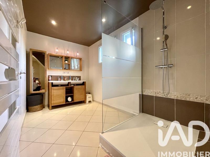 Maison - 223 m² - 6 pièces