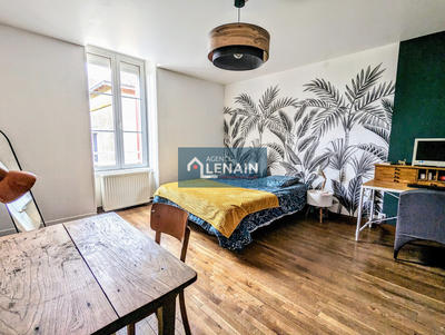 Maison - 230 m² - 9 pièces