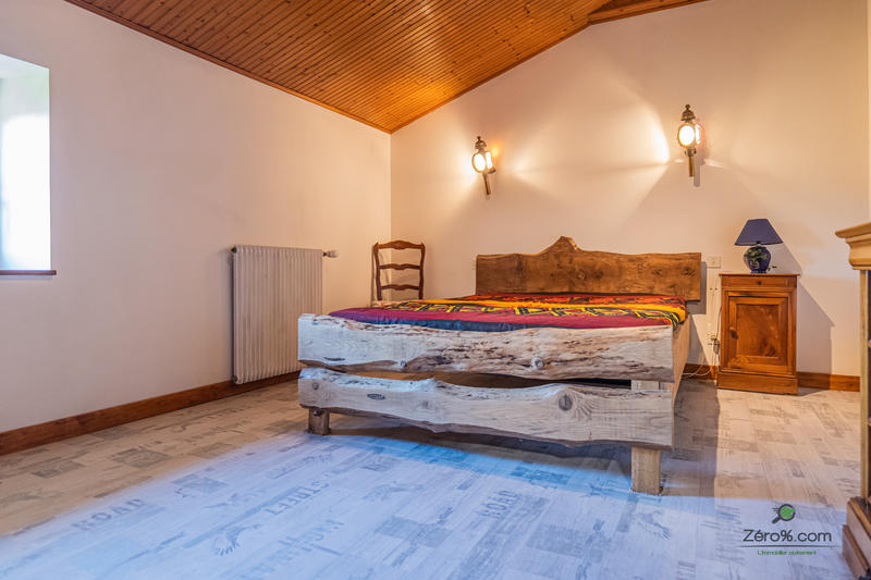 Maison - 218 m² - 7 pièces