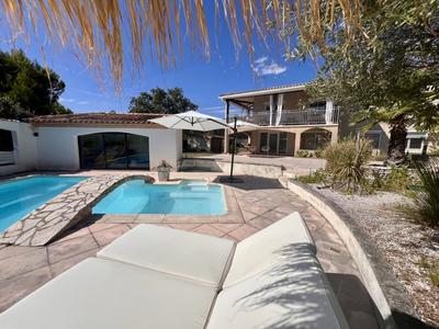 Maison - 160 m² - 5 pièces