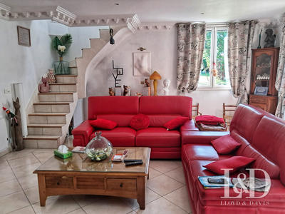 Maison traditionnelle - 157 m² - 7 pièces