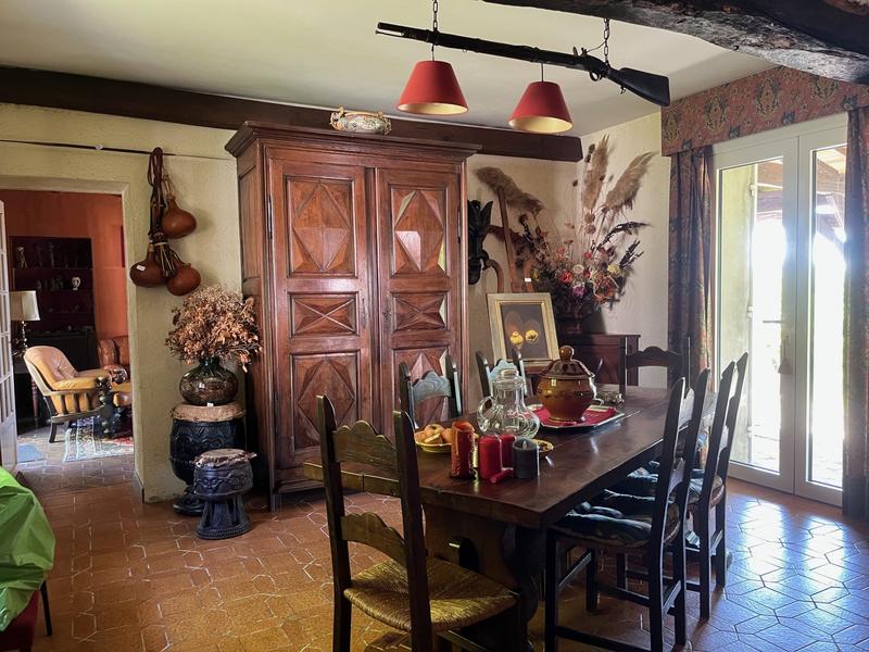 Maison - 257 m² - 8 pièces