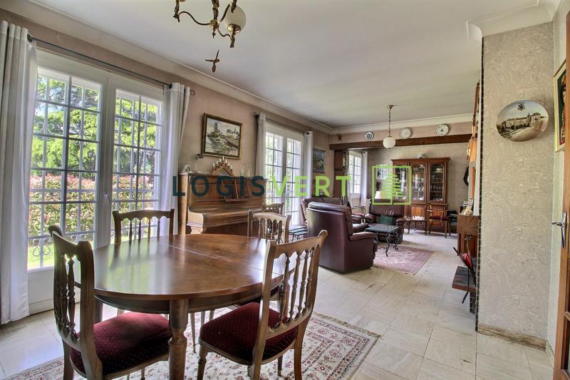 Maison - 170 m² - 8 pièces