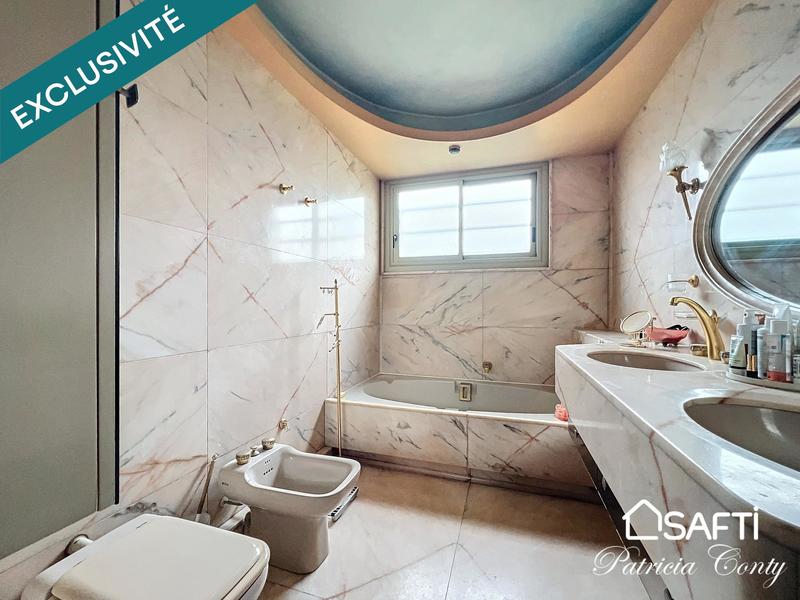 Maison - 460 m² - 11 pièces