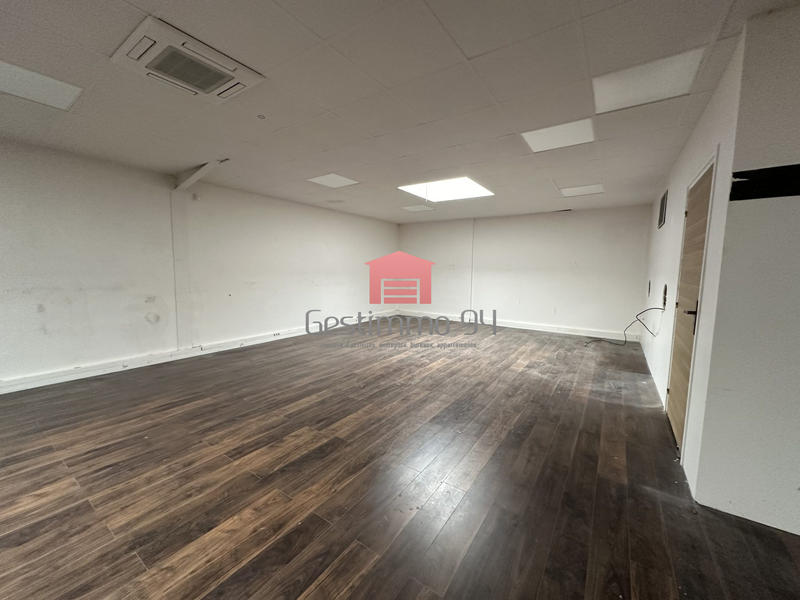 Local d'activités - 127 m²