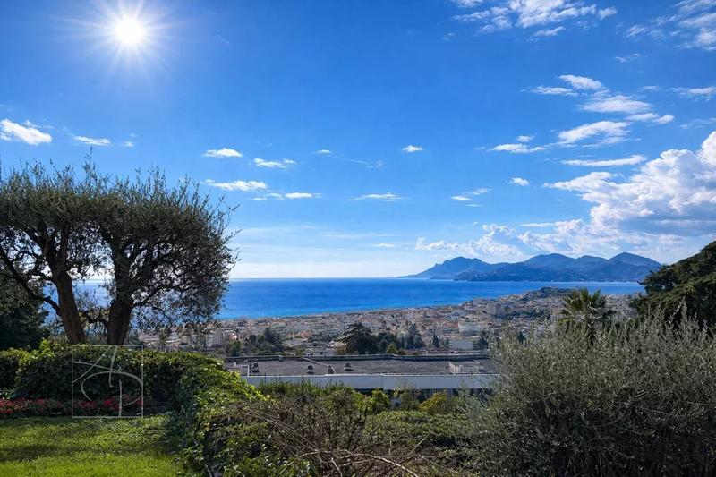 Appartement - 92 m² - 3 pièces