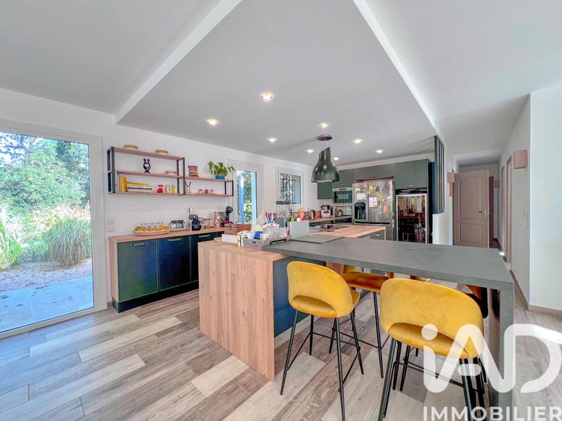 Maison - 185 m² - 5 pièces