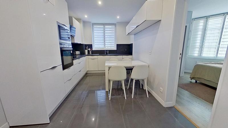 Appartement - 82 m² - 4 pièces