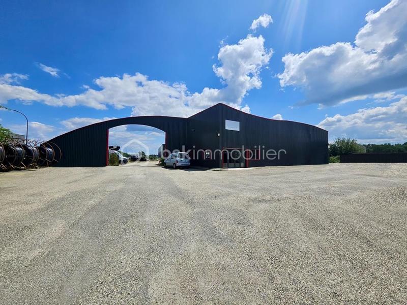 Local d'activité / Entrepôt - 354 m² - 3 pièces