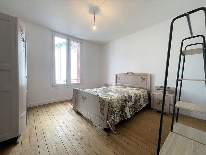 Immeuble - 9 pièces