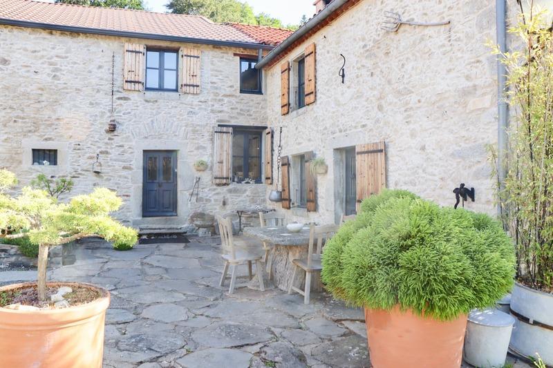 Corps de ferme - 199 m² - 6 pièces