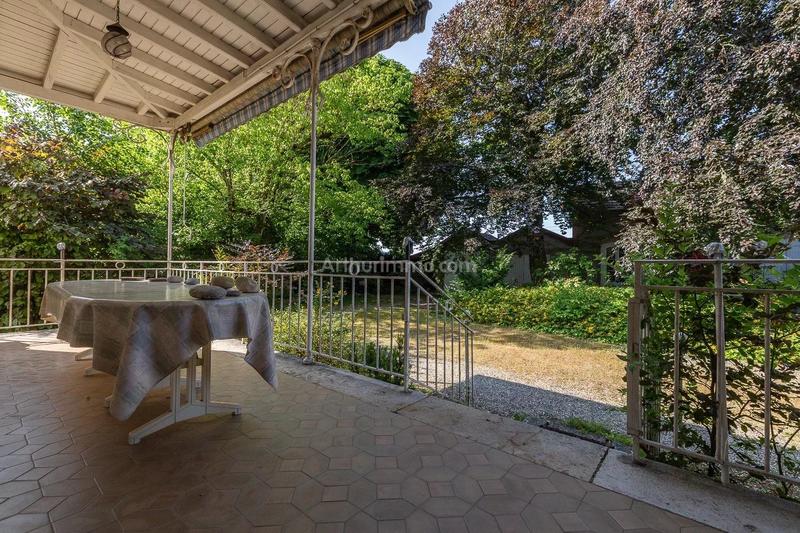 Maison - 210 m² - 8 pièces