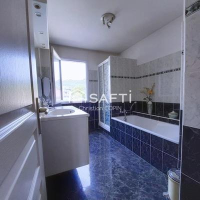 Appartement - 95 m² - 3 pièces