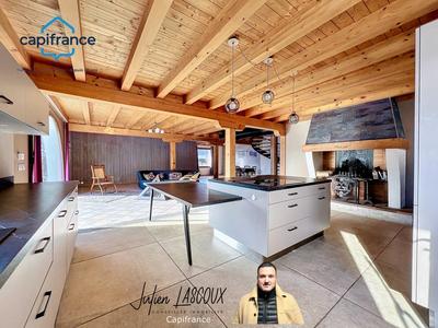 Maison - 272 m² - 10 pièces