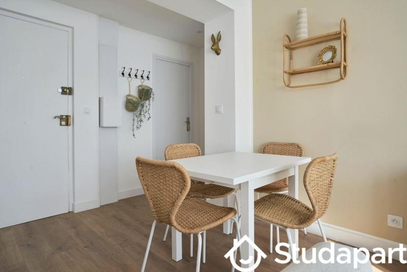 Chambre - 10 m² - 1 pièce