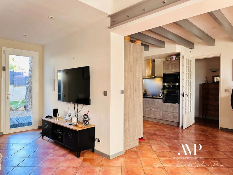 Propriété - 180 m² - 5 pièces