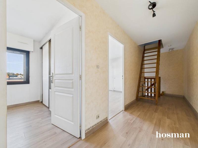 Appartement - 93 m² - 4 pièces