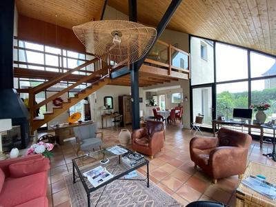 Maison - 205 m² - 8 pièces