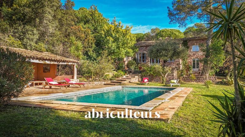 Maison ancienne - 300 m² - 8 pièces