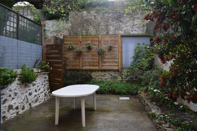 Maison - 242 m² - 9 pièces