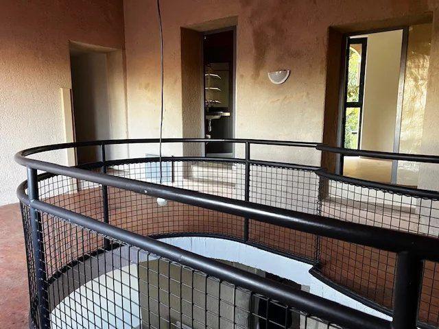 Appartement - 326 m² - 13 pièces