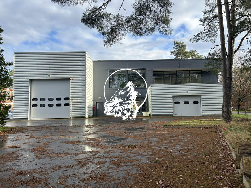 Local d'activités - 147 m²