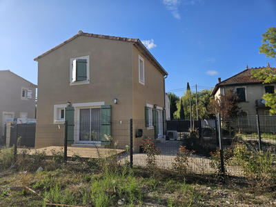 Villa - 80 m² - 4 pièces