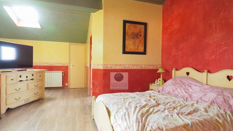 Maison - 222 m² - 9 pièces