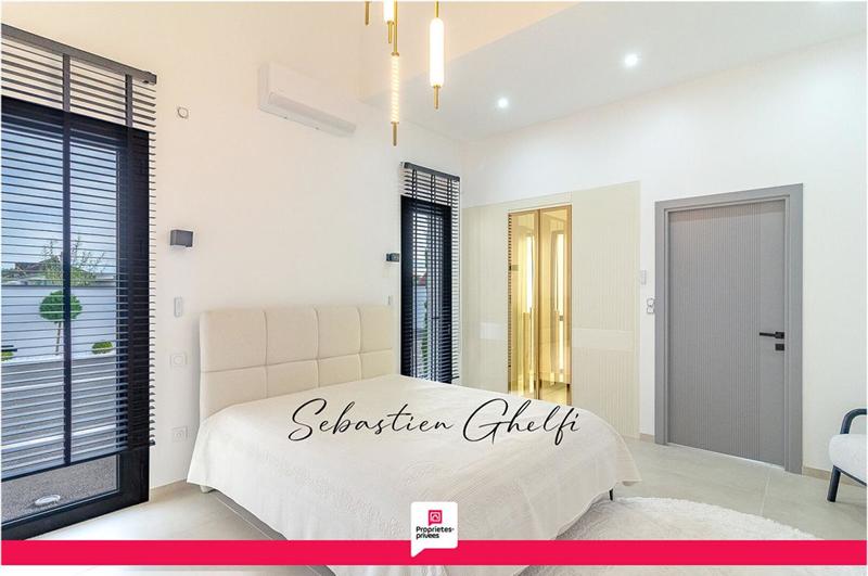 Maison - 220 m² - 9 pièces