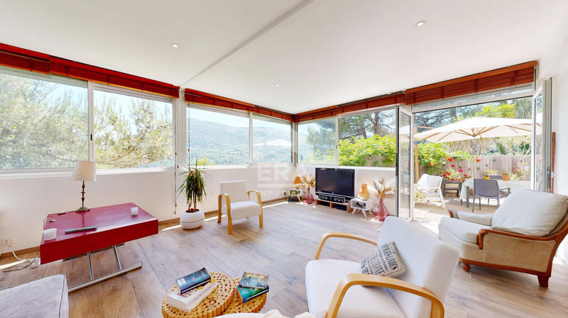 Appartement - 140 m² - 3 pièces