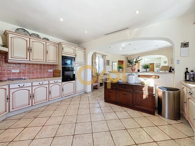 Maison - 140 m² - 4 pièces