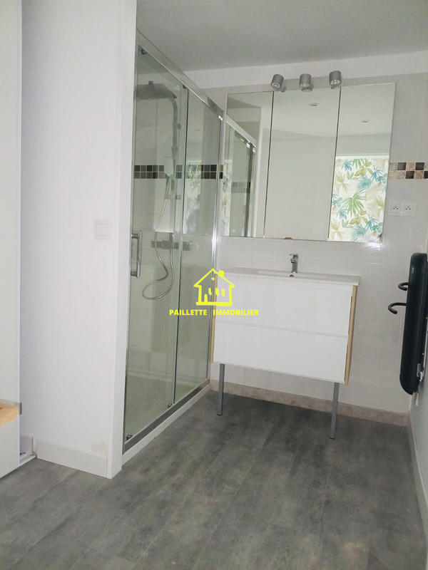 Loft - 65 m² - 2 pièces