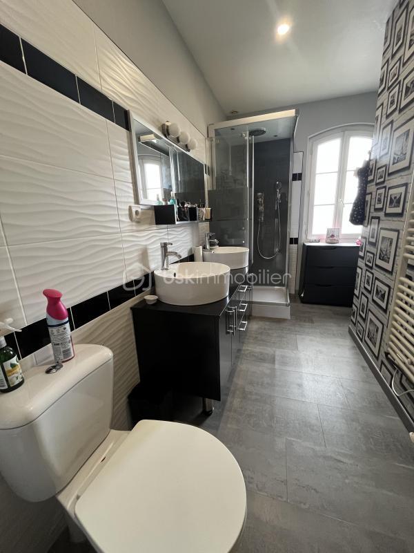 Maison - 245 m² - 6 pièces