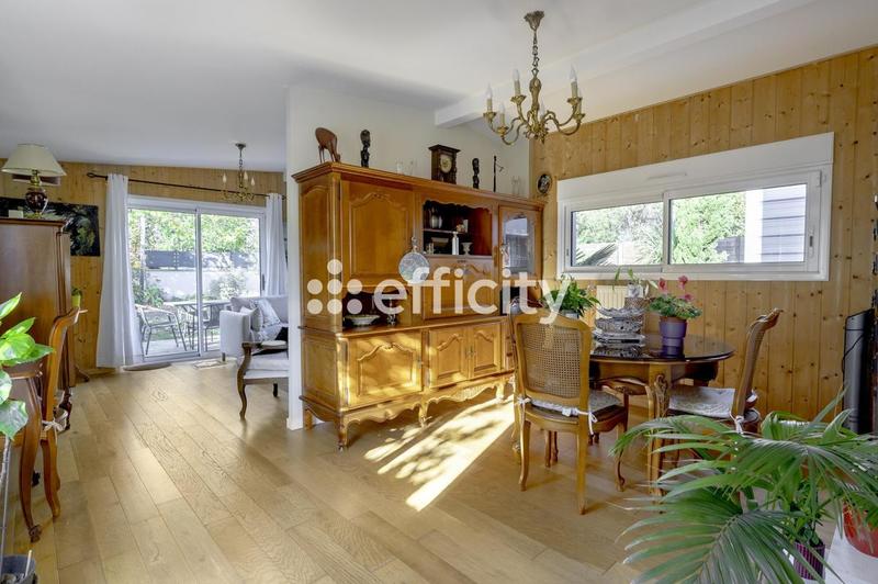 Villa - 226 m² - 7 pièces