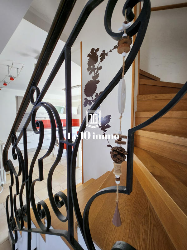 Maison - 171 m² - 8 pièces