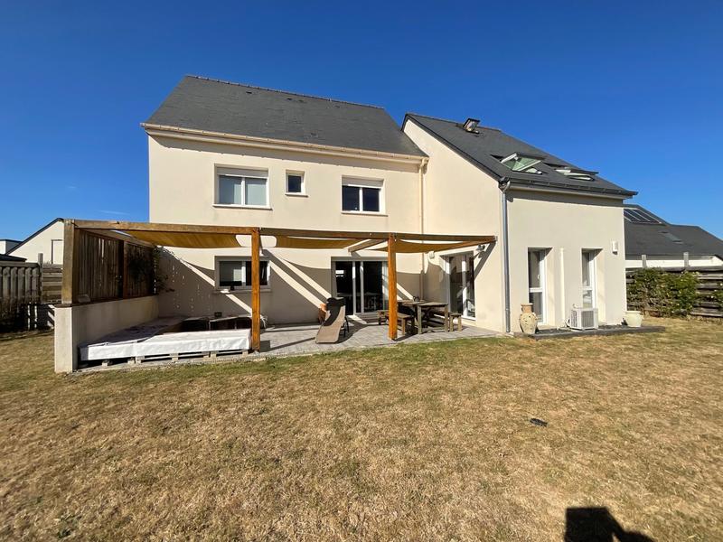 Maison - 181 m² - 8 pièces